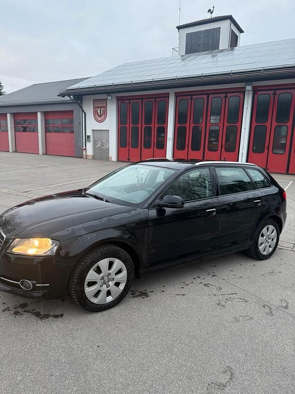 Second-hand Audi A3 125 CP (91 kW) 2011 Negru Hatchback