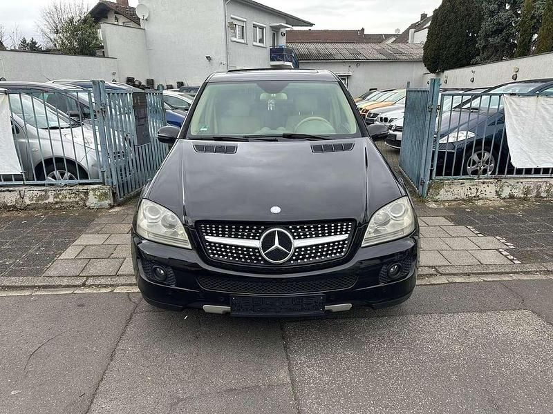 Gebraucht Mercedes ML320 224 PS (164 kW) 2007 Obsidianschwarz  metalliclack SUV