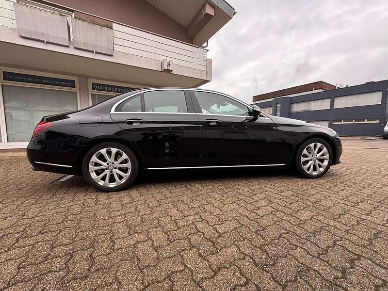 Gebraucht Mercedes E350 258 PS (189 kW) 2016 Schwarz Limousine