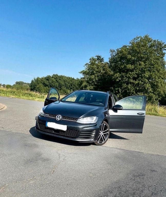 Schwarz Gebraucht 2015 VW Golf VII GTD Kombi | 9.999 € (Guter Preis) - Bild 1/4