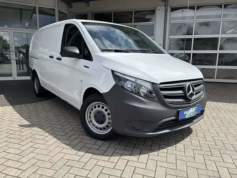 Gebraucht Mercedes e-Vito 85 kW (116 PS) 2024 Weiß Van