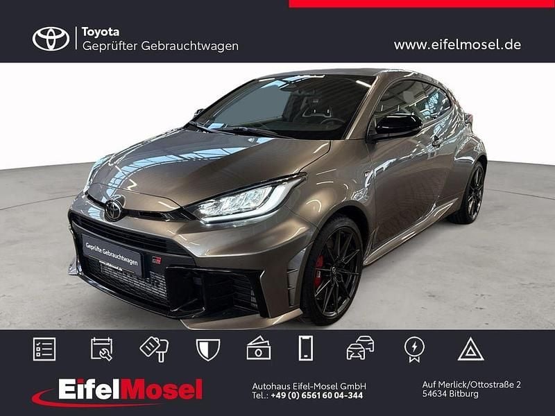 Palladiumsilber metallic Gebraucht 2024 Toyota Yaris Kleinwagen | 44.890 € (Guter Preis) - Bild 1/4