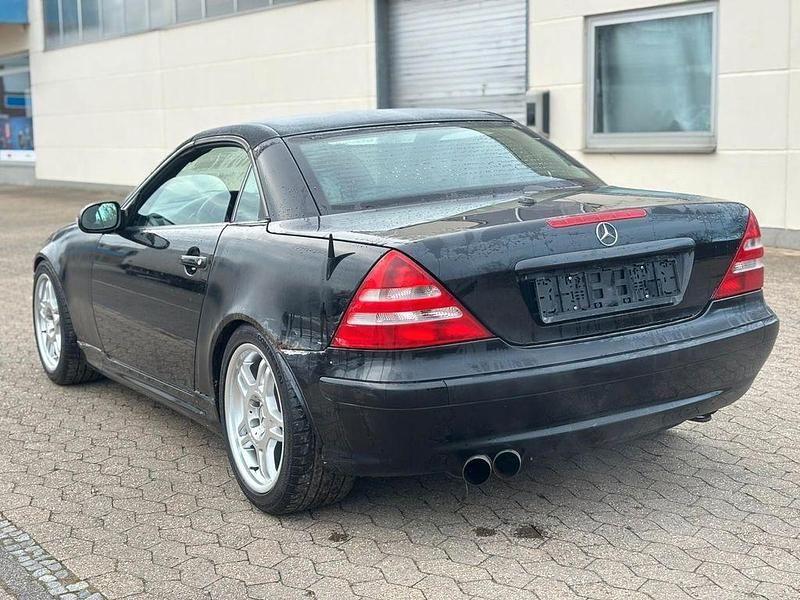 Gebraucht Mercedes SLK320 218 PS (160 kW) 2001 Schwarz Cabrio