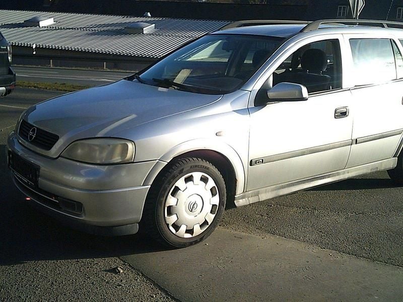 Gebraucht Opel Astra 101 PS (74 kW) 1998 Silber Kombi