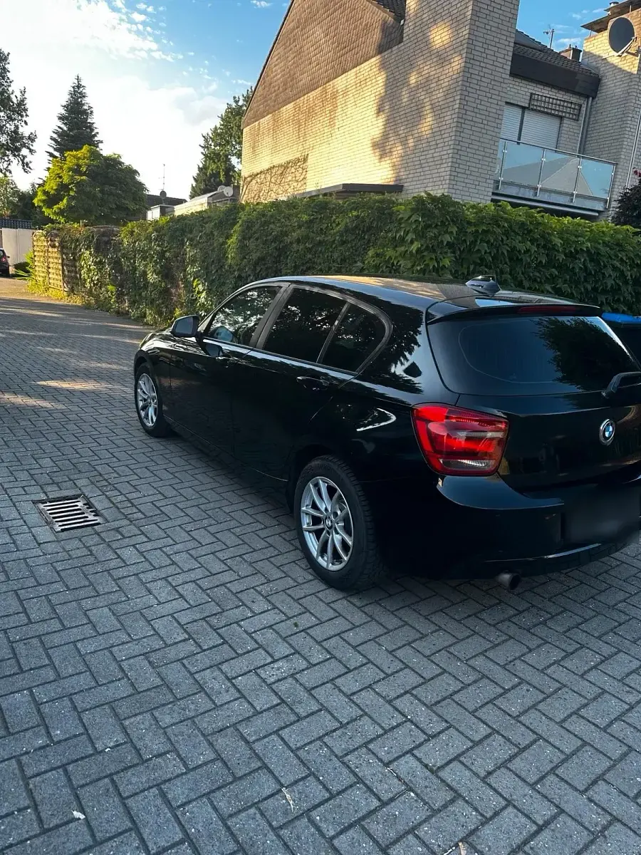 Gebraucht BMW 114 102 PS (75 kW) 2014 Schwarz Kleinwagen