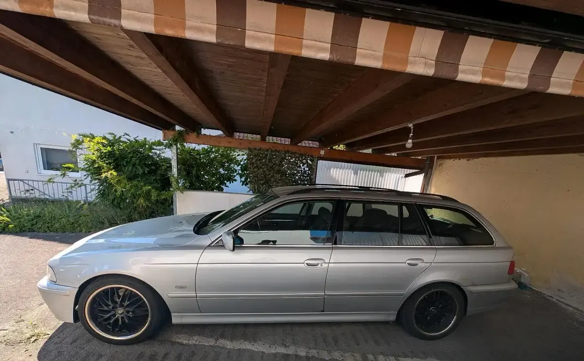 Gebraucht BMW 525 163 PS (119 kW) 2003 Silber Kombi