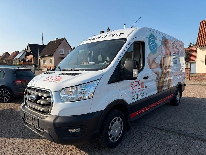 Gebraucht Ford Transit Trend 131 PS (96 kW) 2020 Weiß Van / Kleinbus