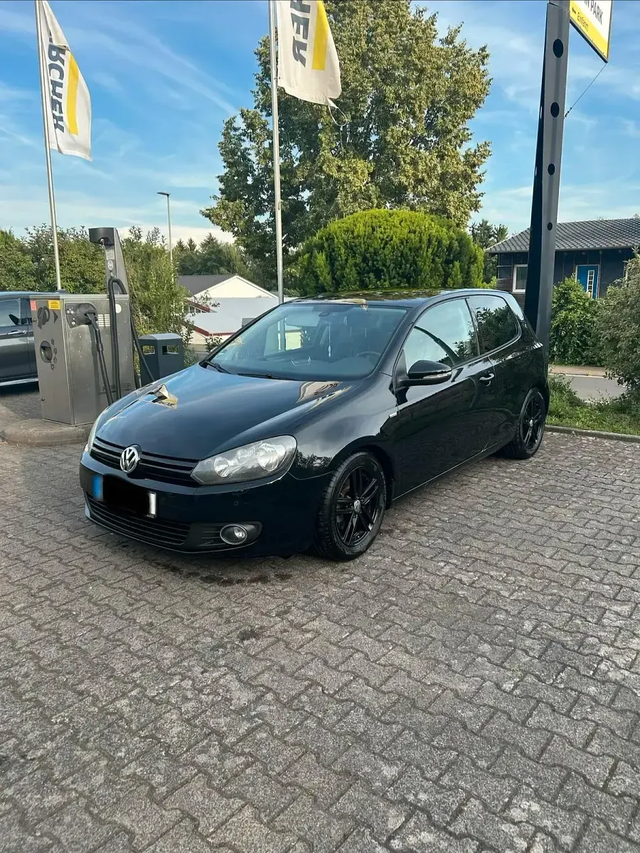 Gebraucht VW Golf VI 122 PS (89 kW) 2012 Schwarz Kleinwagen
