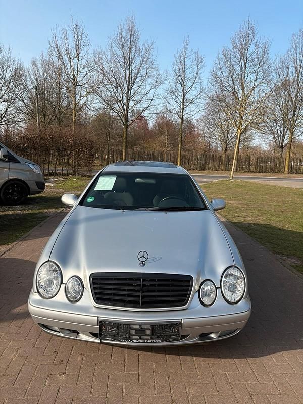 Gebraucht Mercedes CLK320 224 PS (164 kW) 1999 Silber Coupé