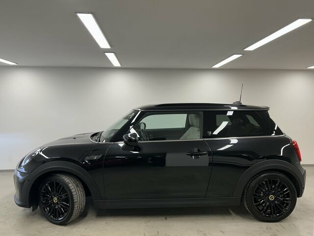 Gebraucht Mini Cooper S Hatch 135 kW (184 PS) 2023 Schwarz Kleinwagen