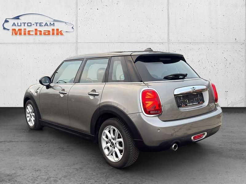 Gebraucht Mini Cooper 136 PS (100 kW) 2019 Moonwalk grey Kleinwagen