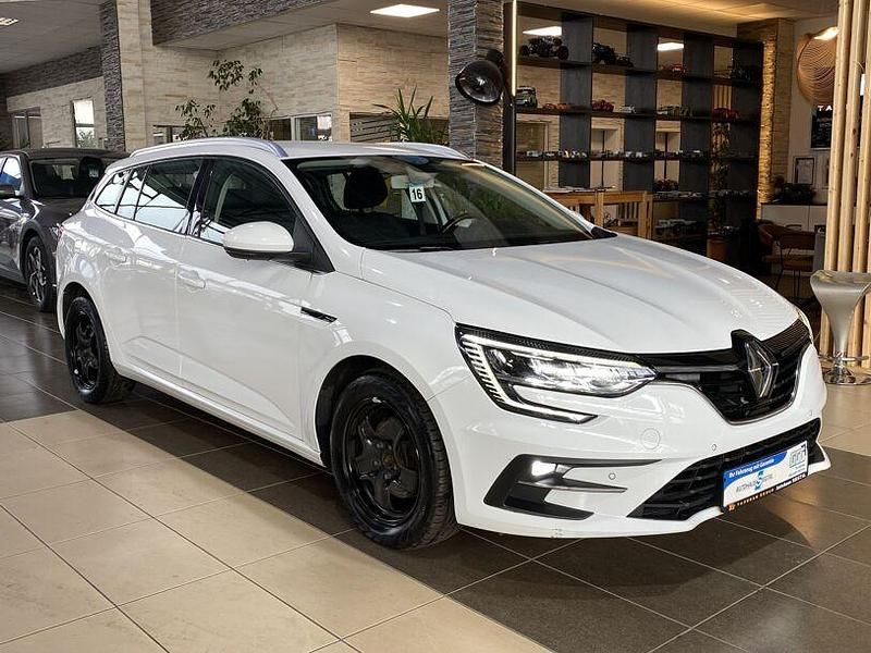 Weiß Gebraucht 2021 Renault Mégane IV Business Limousine | 11.900 € (Fairer Preis) - Bild 1/4