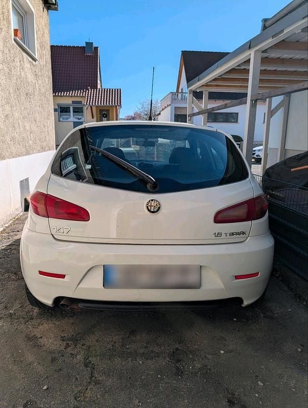 Gebraucht Alfa Romeo 147 105 PS (77 kW) 2010 Weiß Kleinwagen