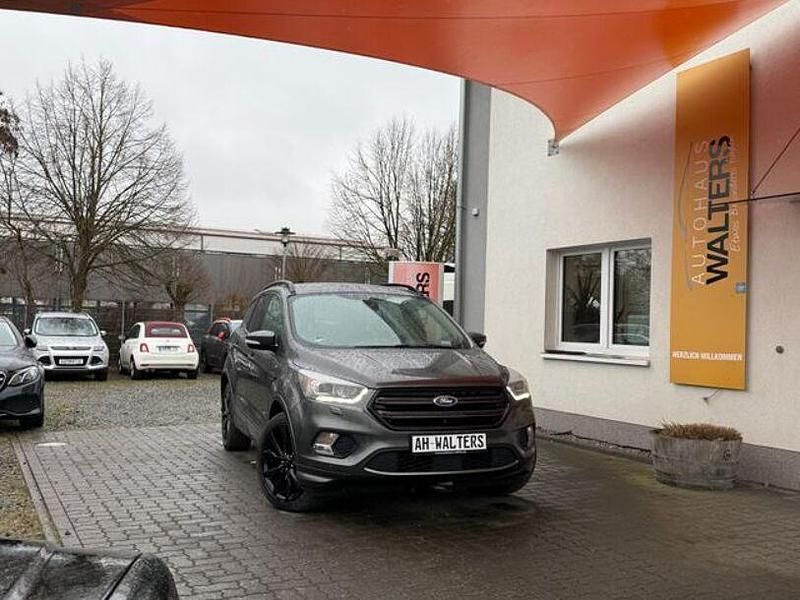 Gebraucht Ford Kuga ST-Line 150 PS (110 kW) 2017 Grau SUV