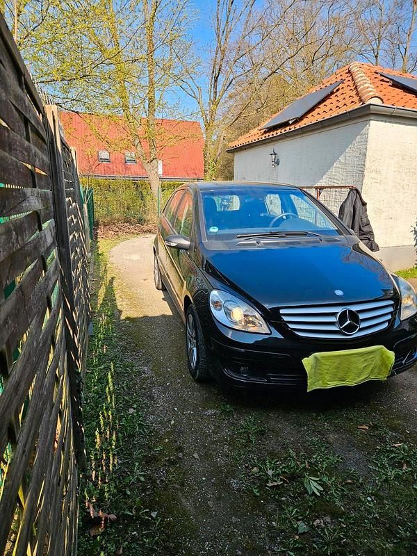 Gebraucht Mercedes B150 95 PS (69 kW) 2007 Schwarz Van / Kleinbus