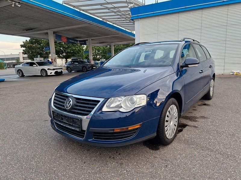 Blau Gebraucht 2009 VW Passat Kombi | 1.390 € (Superpreis) - Bild 1/4