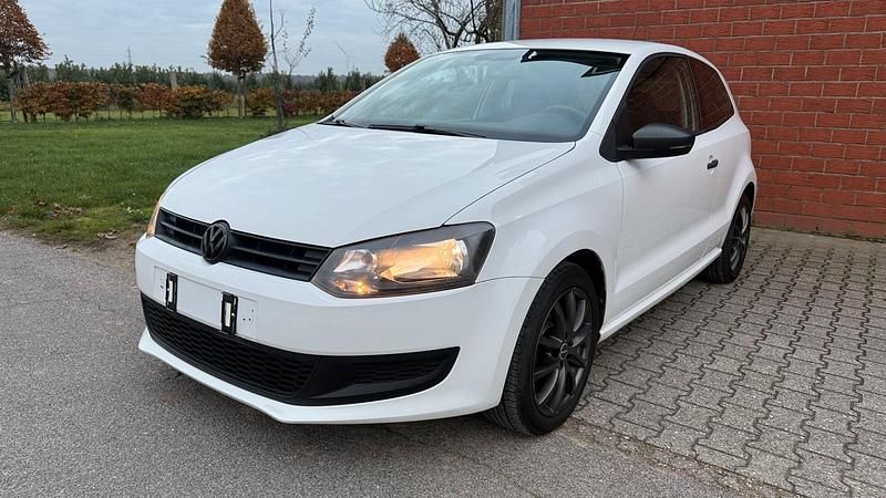 Weiß Gebraucht 2010 VW Polo Kleinwagen | 3.999 € (Fairer Preis) - Bild 1/4