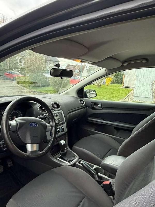 Gebraucht Ford Focus Ghia 116 PS (85 kW) 2005 Schwarz Limousine