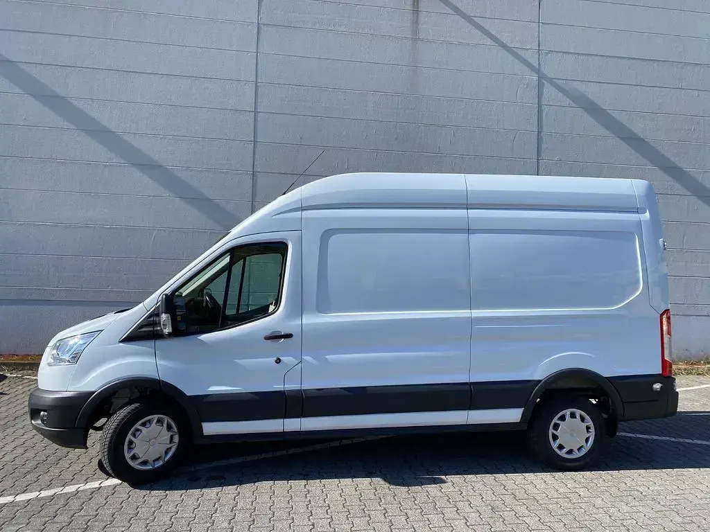Gebraucht Ford Transit 131 PS (96 kW) 2018 Weiß Van / Kleinbus