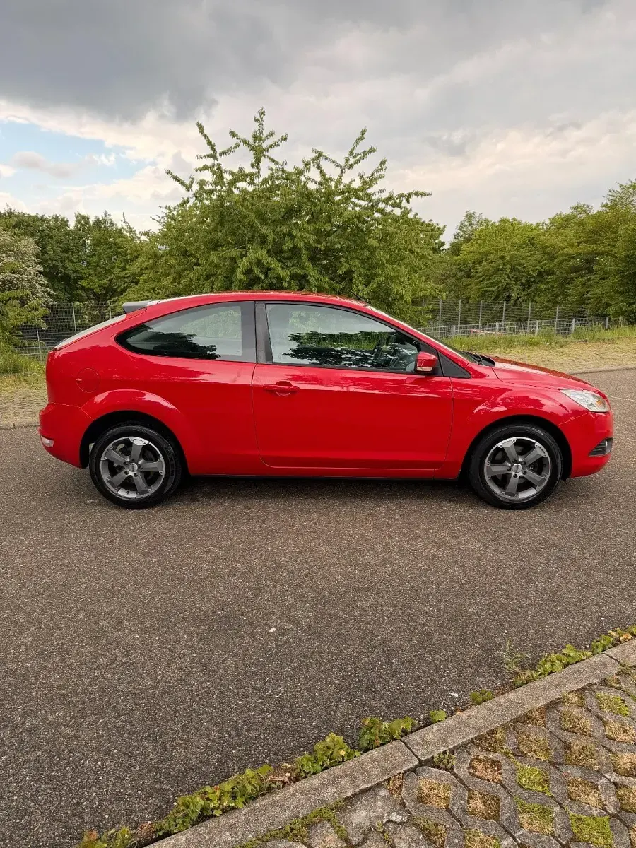 Gebraucht Ford Focus 125 PS (91 kW) 2008 Rot Kleinwagen