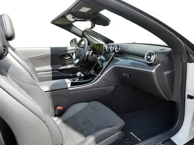 Gebraucht Mercedes CLE220 AMG 197 PS (144 kW) 2025 Weiß Cabrio