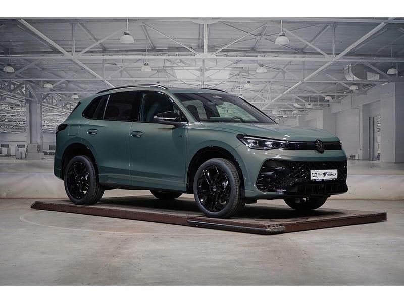 Neu VW Tiguan Style 177 PS (130 kW) 2026 Cipressinogrün metallic SUV