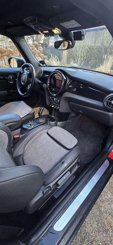 Gebraucht Mini Cooper SE Classic 135 kW (184 PS) 2023 Rot Kleinwagen