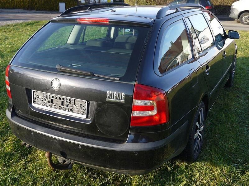 Gebraucht Skoda Octavia Ambiente 140 PS (102 kW) 2006 Schwarz Kombi