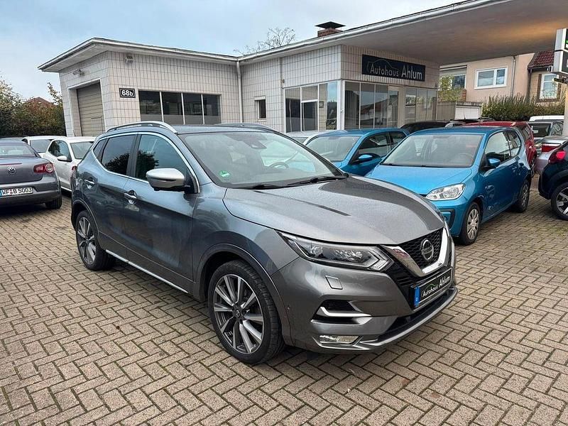 Grau Gebraucht 2019 Nissan Qashqai Tekna SUV | 17.499 € (Fairer Preis) - Bild 1/4