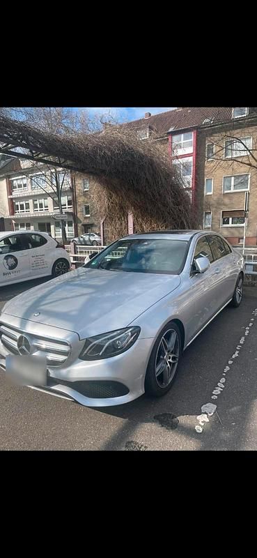 Gebraucht Mercedes E220 Avantgarde 194 PS (142 kW) 2016 Silber Limousine