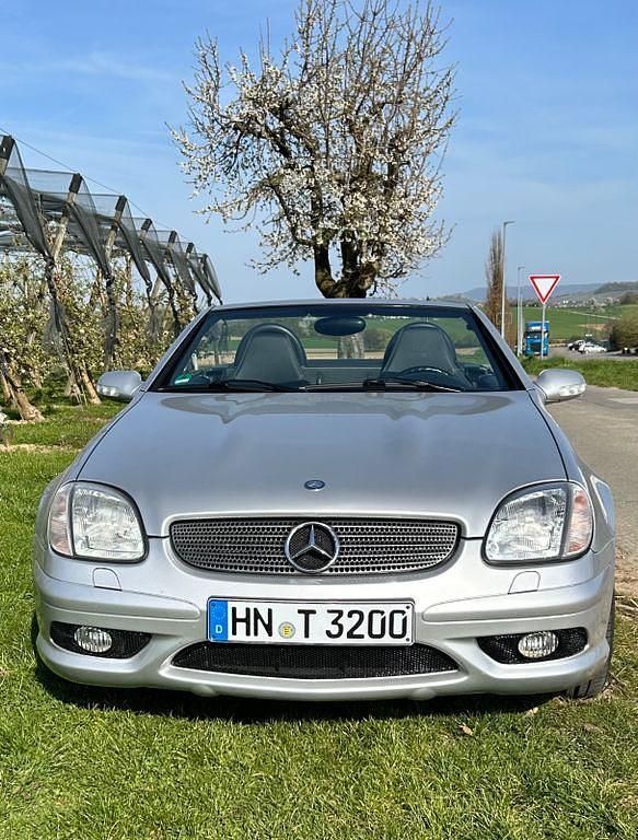 Silber Gebraucht 2002 Mercedes SLK32 AMG AMG Cabrio | 24.900 € - Bild 1/4