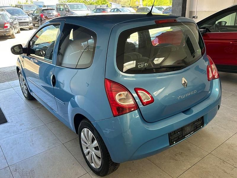 Second-hand Renault Twingo Expression 75 CP (55 kW) 2012 Albastru Hatchback