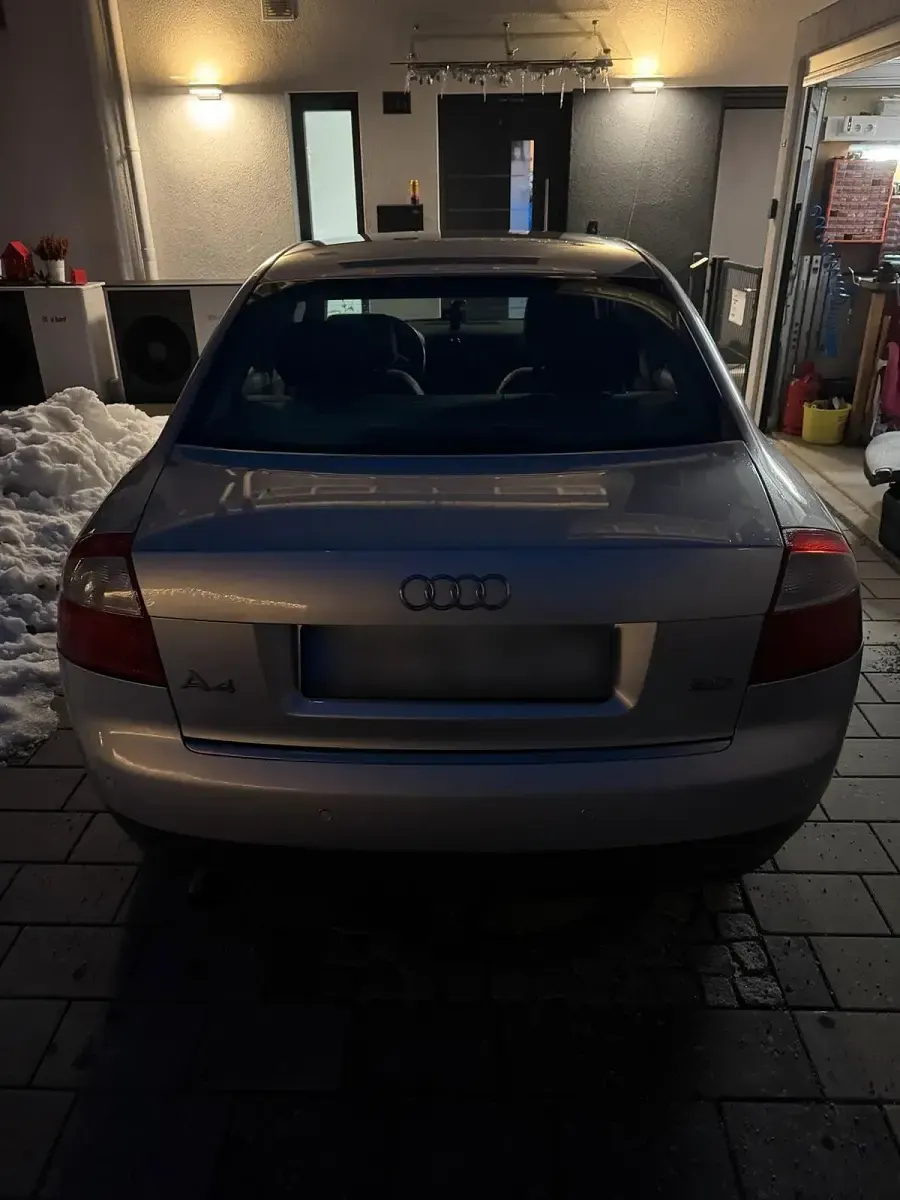 Gebraucht Audi A4 131 PS (96 kW) 2002 Silber Limousine