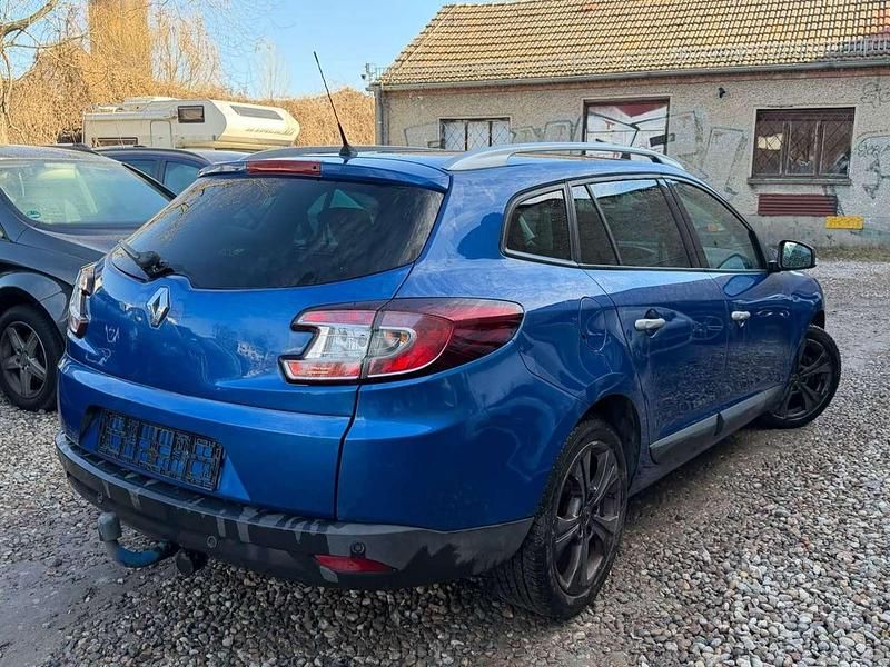 Gebraucht Renault Mégane GrandTour Dynamique 106 PS (77 kW) 2010 Blau Kombi
