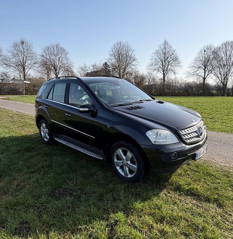 Gebraucht Mercedes ML420 306 PS (225 kW) 2007 Schwarz SUV