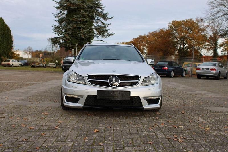 Silber Gebraucht 2011 Mercedes C63 AMG AMG Kombi | 38.900 € (Etwas zu teuer) - Bild 1/4