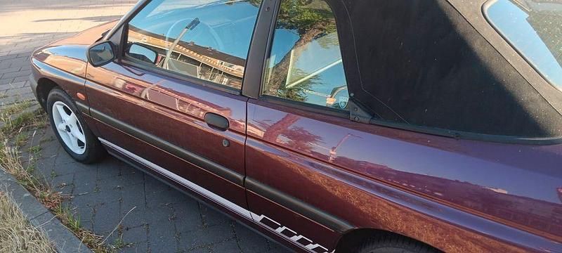 Gebraucht Ford Escort Cabriolet 90 PS (66 kW) 1996 Rot Cabrio