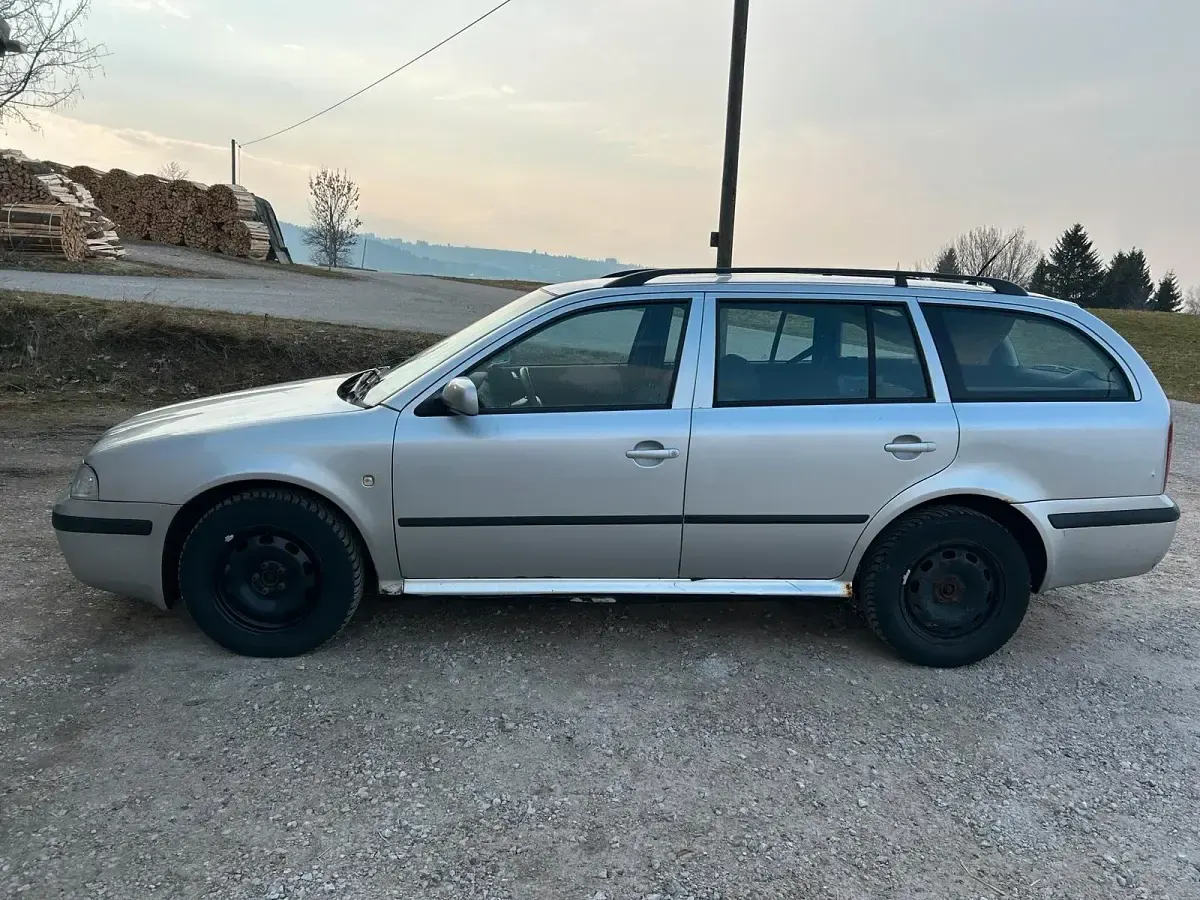 Gebraucht Skoda Octavia 101 PS (74 kW) 2002 Silber Kombi