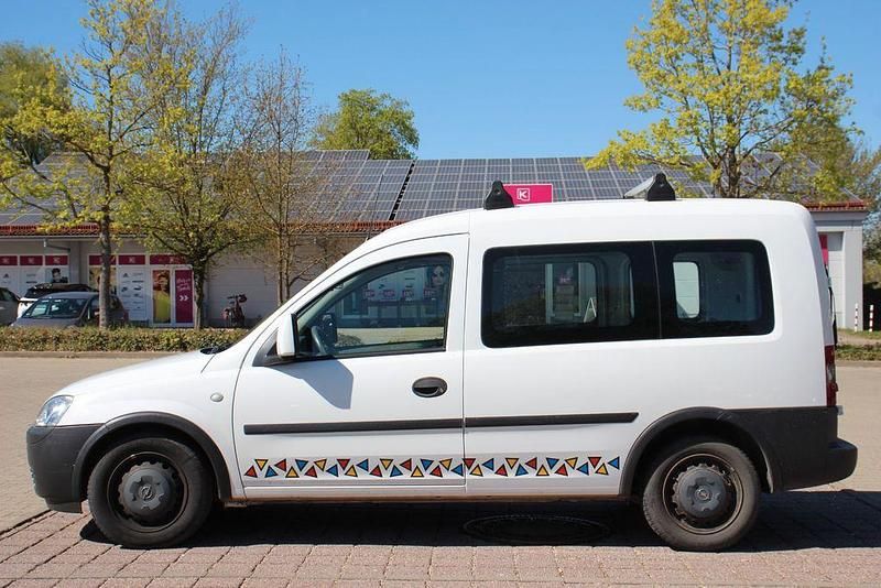 Second-hand Opel Combo 75 CP (55 kW) 2010 Alb Monovolum