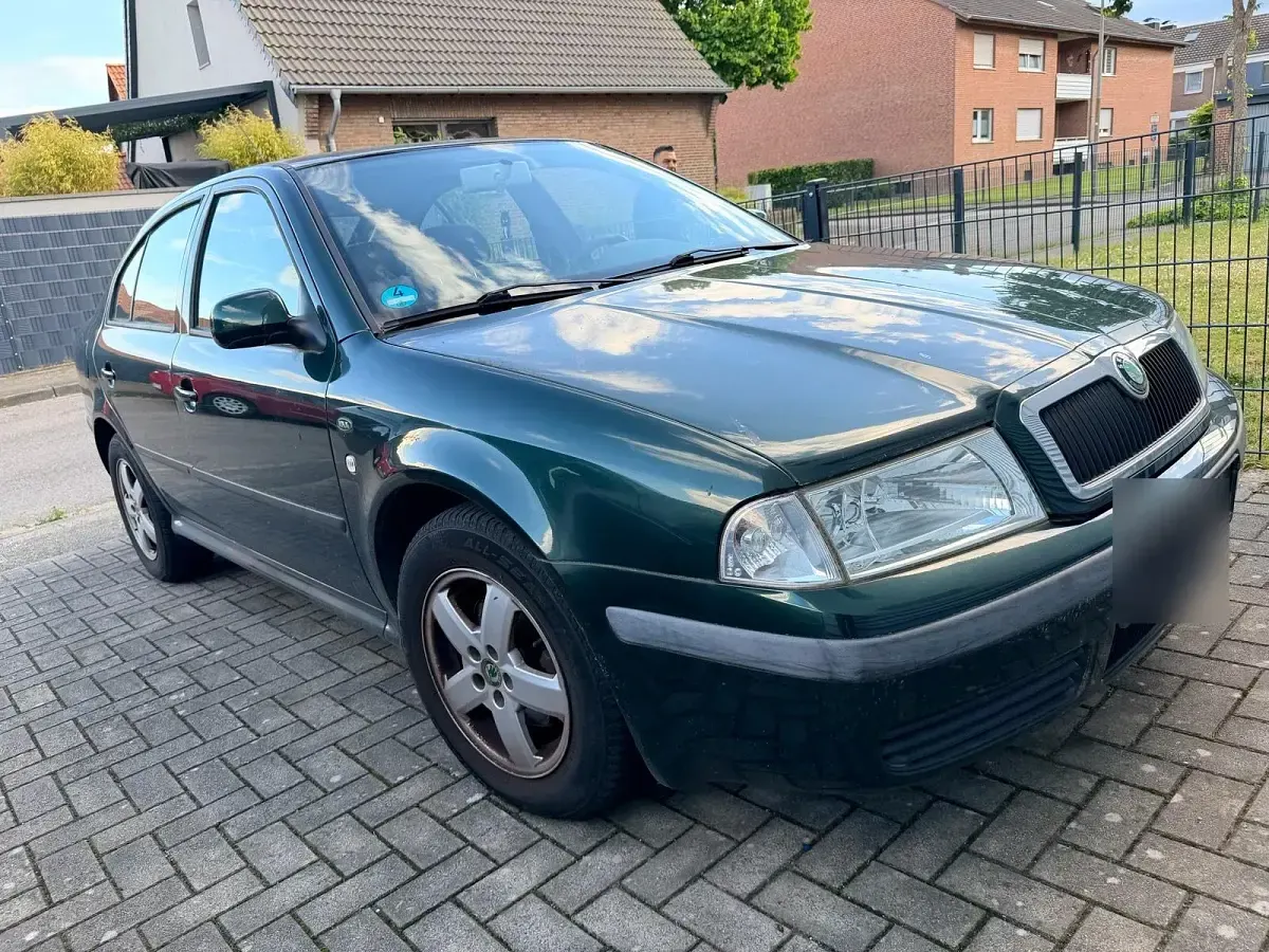 Używany Skoda Octavia 116 KM (85 kW) 2001 Zielony Sedan/Limuzyna