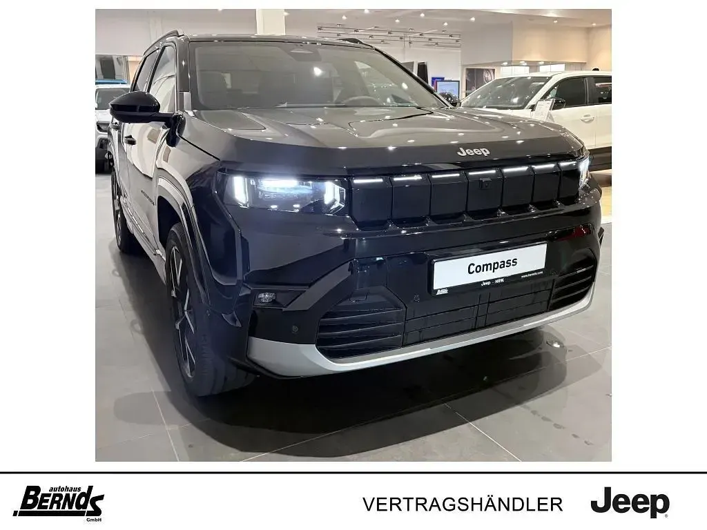 Neu Jeep Compass 156 kW (213 PS) 2026 Vulcano black SUV
