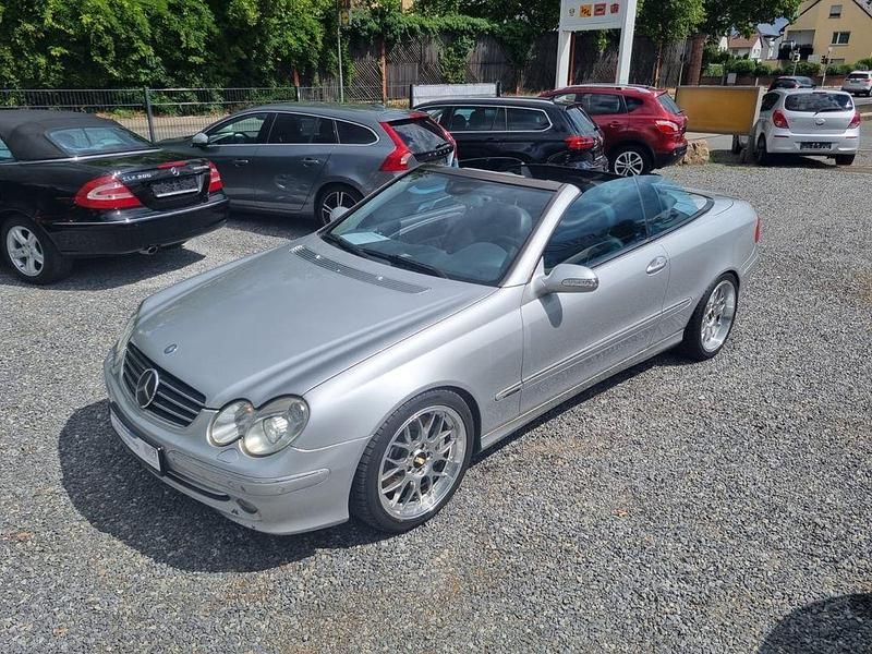 Silber Gebraucht 2003 Mercedes CLK500 Cabrio | 13.490 € - Bild 1/4
