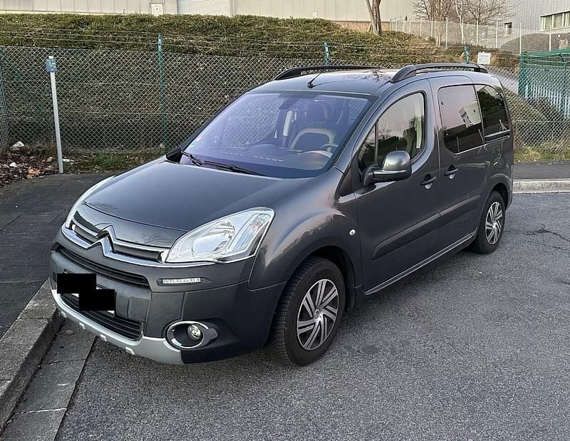 Grau Gebraucht 2014 Citroën Berlingo XTR Van / Kleinbus | 9.400 € (Fairer Preis) - Bild 1/4