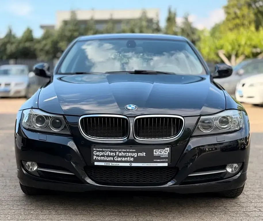 Gebraucht BMW 320 Comfort Edition 184 PS (135 kW) 2012 Schwarz Limousine