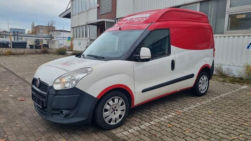 Weiß Gebraucht 2013 Fiat Doblò Van / Kleinbus | 2.990 € (Superpreis) - Bild 1/4
