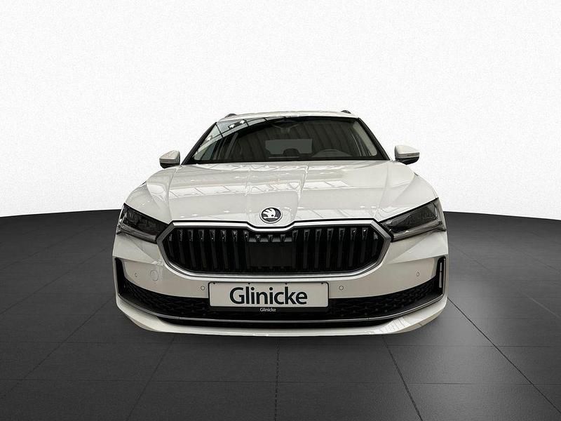 Używany Skoda Superb Selection 204 KM (150 kW) 2026 Biały Kombi
