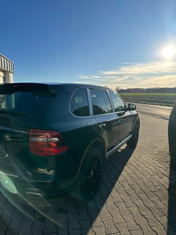 Second-hand Porsche Cayenne 241 CP (177 kW) 2009 Negru SUV