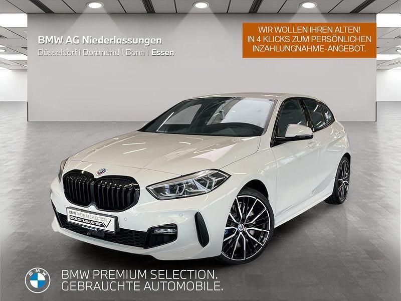 Weiß Gebraucht 2022 BMW 120 Comfort Edition Kleinwagen | 29.990 € (Teuer) - Bild 1/4