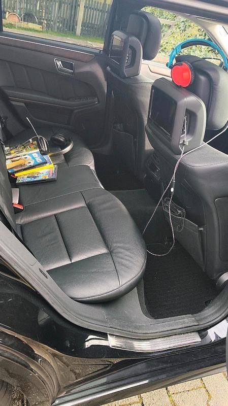 Gebraucht Mercedes E350 265 PS (194 kW) 2011 Schwarz Kombi