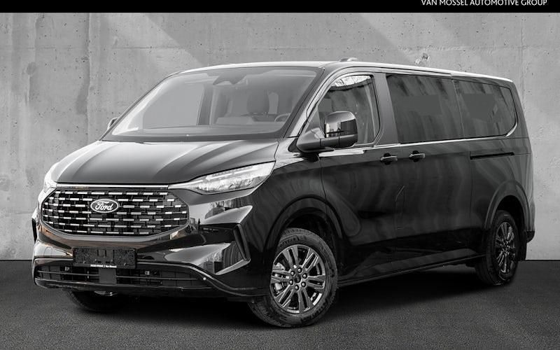 Gebraucht Ford Tourneo Titanium 170 PS (125 kW) 2025 Schwarz Van / Kleinbus